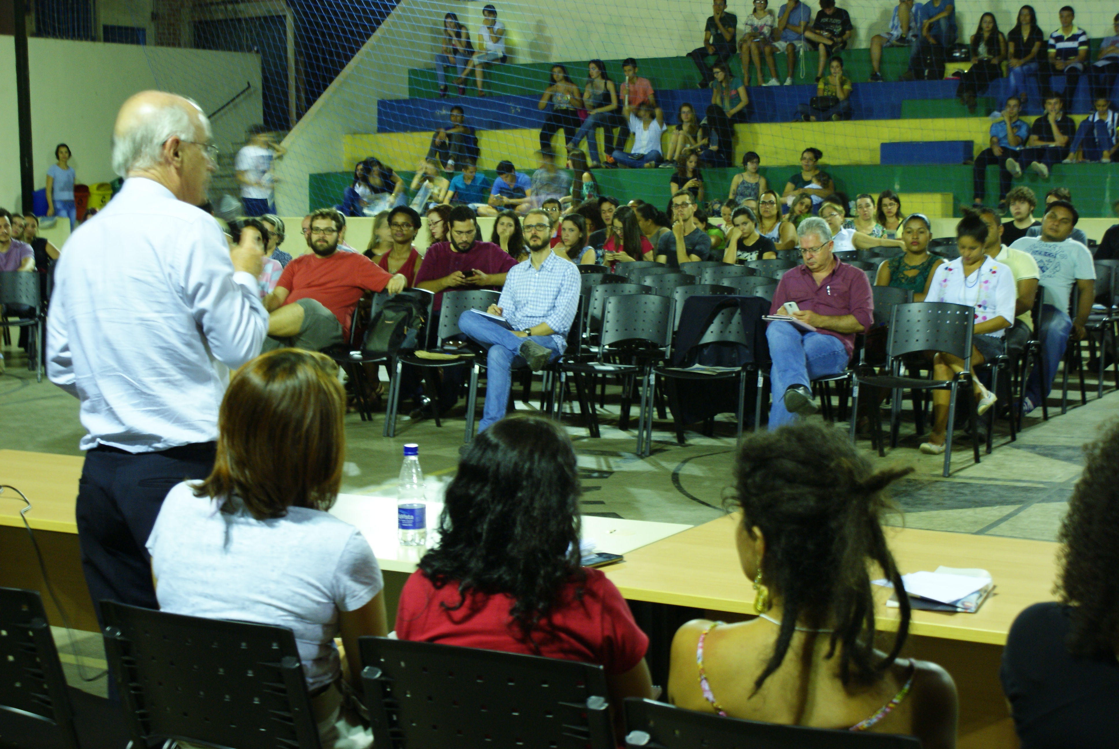 Debate em Goiás